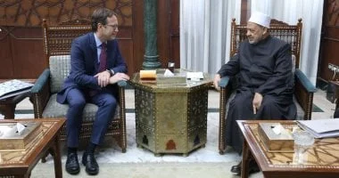 شيخ الأزهر يستقبل السفير الإسباني ويشيد بمواقف بلاده