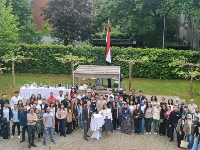 السفير المصري يلتقي بالطلاب في الجامعات السويسرية