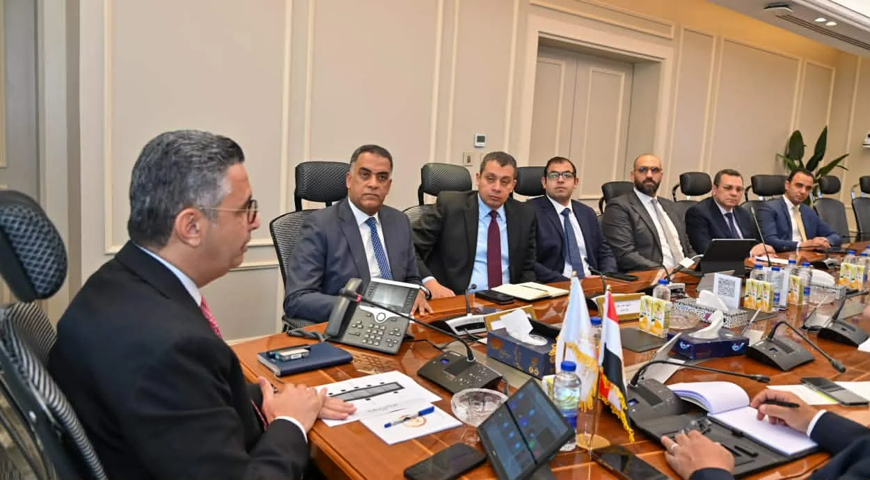 اجتماع موسع لمتابعة كارت الخدمات الحكومية الموحد