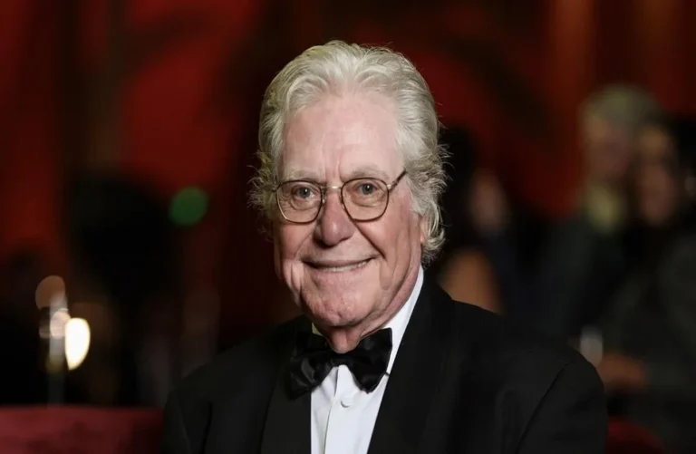 حسين فهمي يكرم شخصية العام في مهرجان كان السينمائي