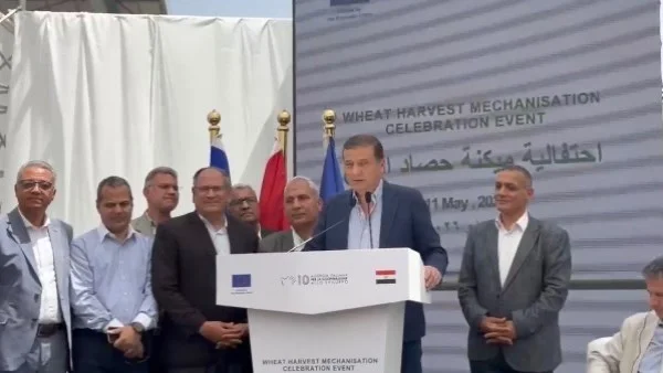 وزير الزراعة يشيد بدور المزارعين في زيادة الإنتاجية