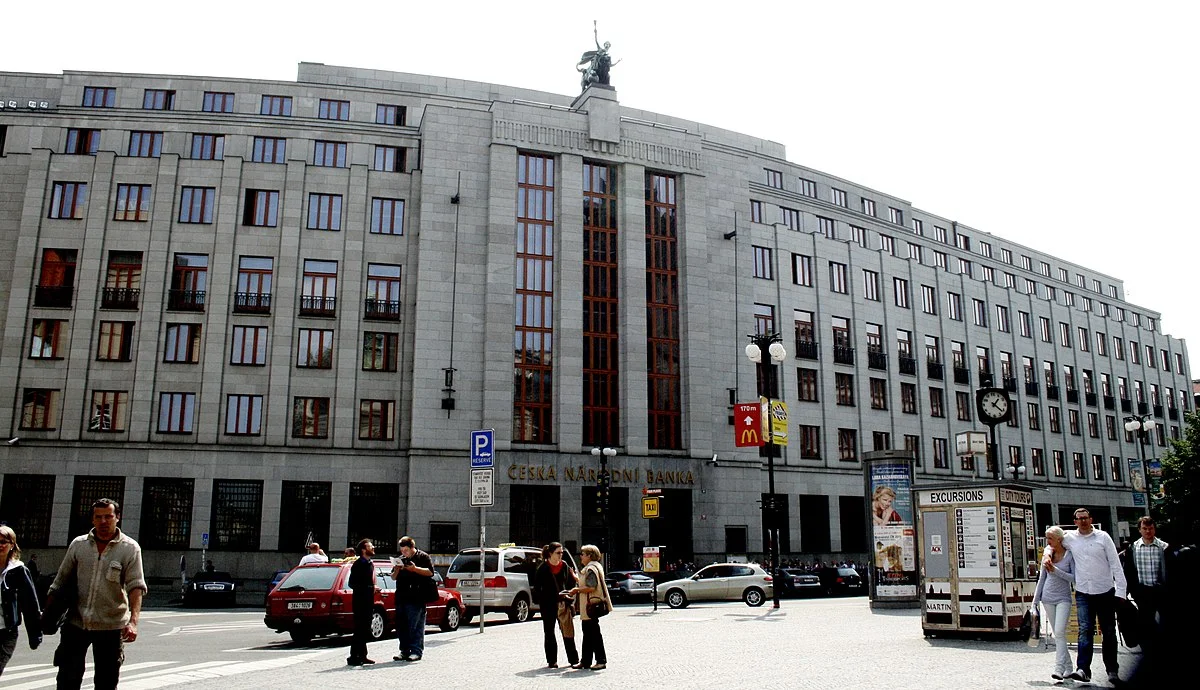 رفع توقعات العجز في التشيك ونمو الأجور القوي