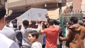 جنازة شعبية للشاب بيجو ضحية لقمة العيش في المحلة الكبرى