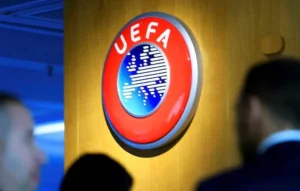 طاقم تحكيم نهائي دوري أبطال أوروبا 2023