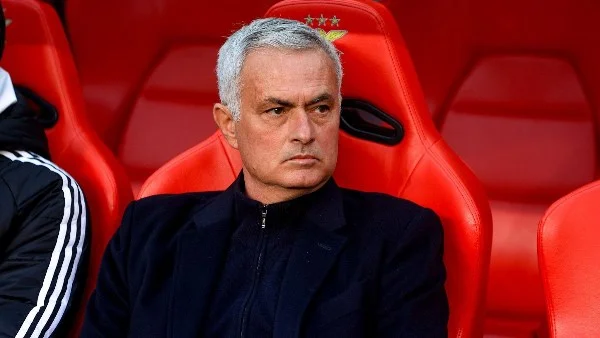 ريال مدريد يتفاوض مع مورينيو لتدريب الفريق