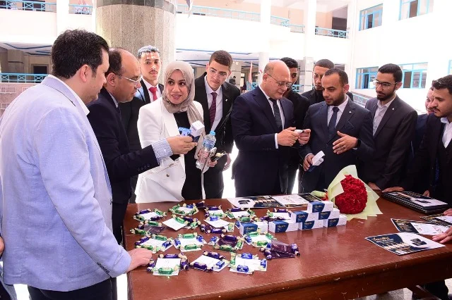 مشاريع طلاب صيدلة سوهاج تقدم 17 منتجًا طبيًا مبتكرًا