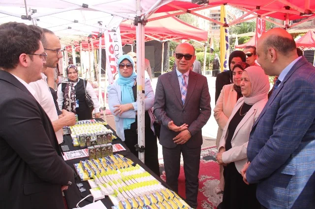 ملتقى توظيفي بكلية الصيدلة بجامعة المنصورة