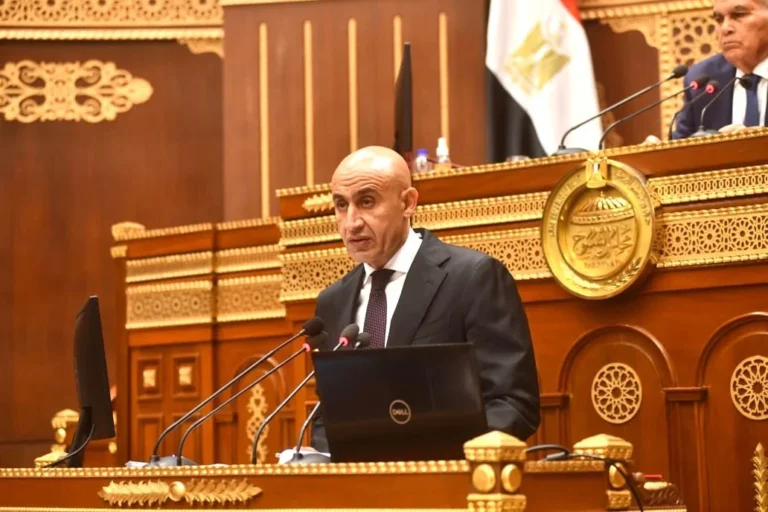وزير التعليم يستعرض إصلاحات امتحانات الثانوية العامة في الشيوخ