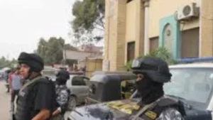 القبض على مريض نفسي بحوزته سلاح أبيض في الوراق