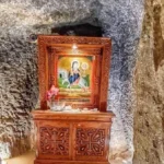 احتفال بمولد السيدة العذراء بجبل الطير يشهد حضور مليوني زائر