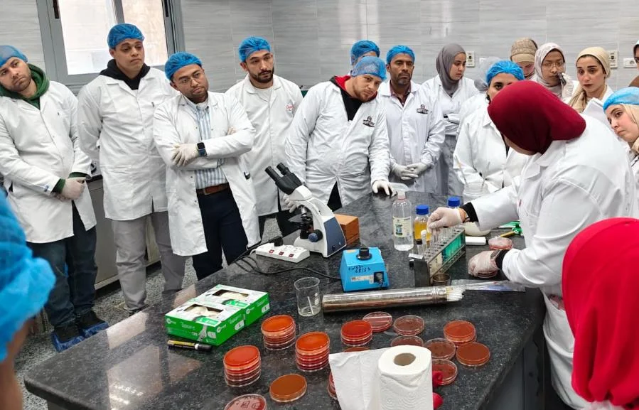 برنامج تدريبي في فحص الأغذية بنجاح في مصر