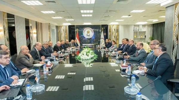 دعم التنمية بالمحافظات عبر تعاون الإنتاج الحربي والاستثمار