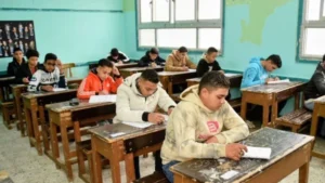 حظر استخدام الهواتف في لجان امتحانات الترم الثاني