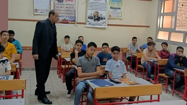 إحالة مسئول للتحقيق في امتحانات النقل ببنها