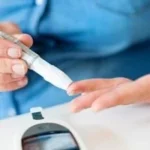 6 عادات خاطئة تؤثر على مستوى سكر الدم ليلاً