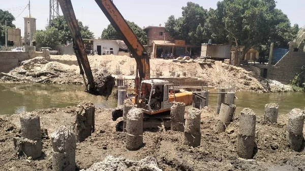 متابعة تنفيذ كوبري النواورة الجديد في أسيوط