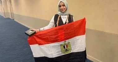 تهنئة محافظ الغربية للطالبة سلمى أشرف بعد إنجازها العالمي