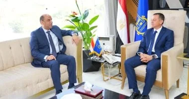 بدء صرف إعانات الحوادث للعمال غير المنتظمين في أسوان