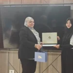 تكريم الطالبة الصينية Wang Feng في جامعة قناة السويس