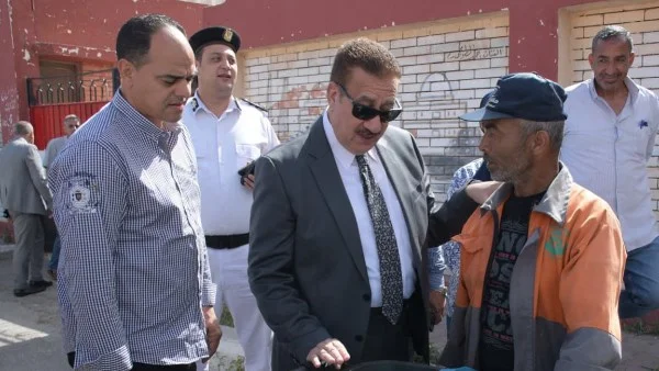 جهود عمال النظافة في بورسعيد تساهم في المظهر الحضاري