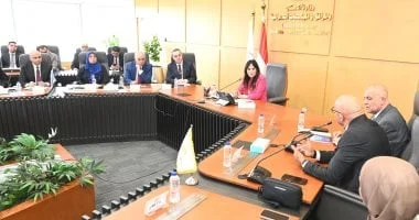 وزيرة الإسكان تتابع سير العمل مع شركة مدن مصر