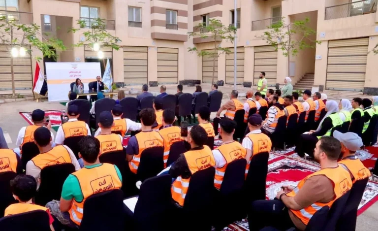 لقاء مدير صندوق مكافحة الإدمان مع المتعافين في حدائق أكتوبر