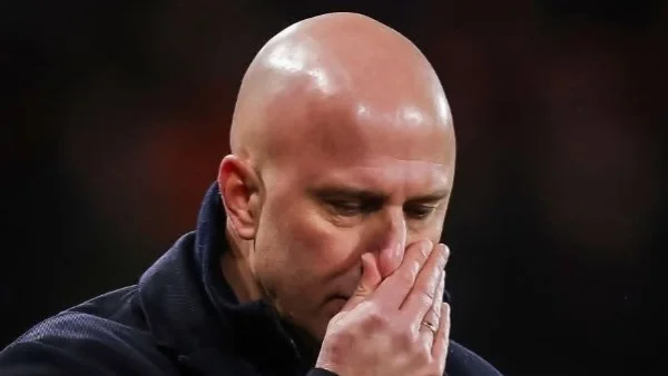 فرج عامر يهاجم ليفربول ويتوقع رحيل أرني سلوت