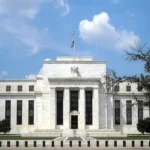 توقعات برفع الفائدة الأمريكية بحلول ديسمبر 2023