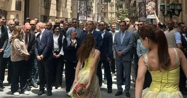 جولة تفقدية لرئيس الوزراء في شارع الفن بوسط البلد