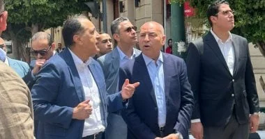 انفعال رئيس الوزراء بسبب توقف المرور
