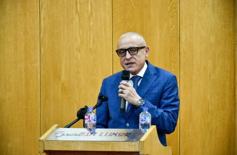 افتتاح محطة صرف صحي في أصفون المطاعنة بجولة محافظ الأقصر