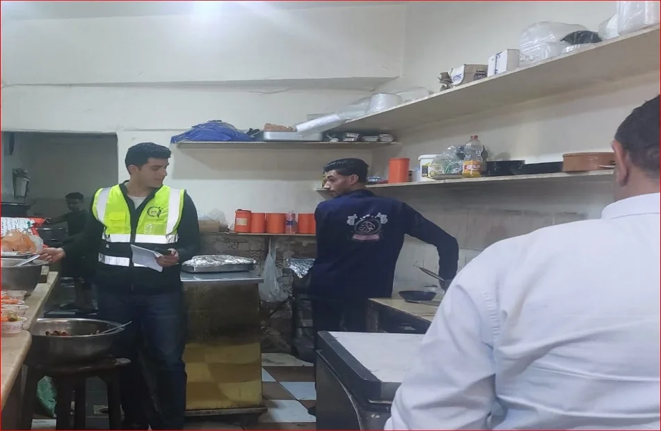 إعدام 305 كيلوجرامات من الأغذية الفاسدة في الشرقية