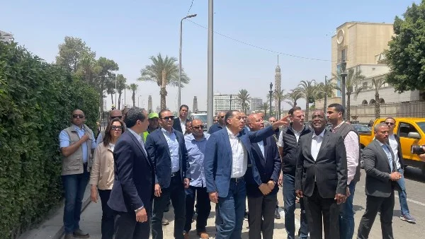 تفقد رئيس الوزراء مشروع تطوير واجهات قصر التحرير