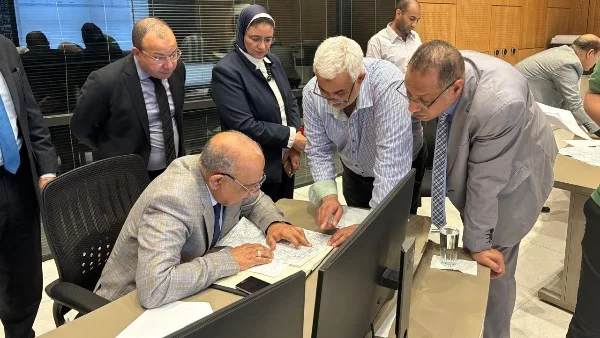 وزير الكهرباء يتفقد المركز القومي للتحكم في الطاقة