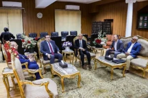 تعزيز التعاون الأكاديمي بين الجامعتين في مصر