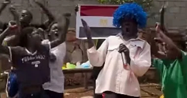 أطفال أفريقيا يدعمون الفراعنة بأداء مميز