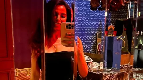 نسرين أمين تتألق بفستان مجسم في أحدث إطلالة عبر إنستجرام