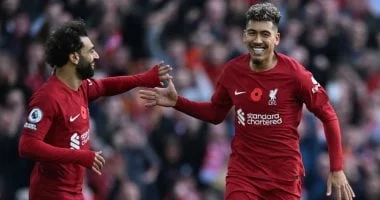 فيرمينو يشيد بمحمد صلاح ويصفه بالاستثنائي