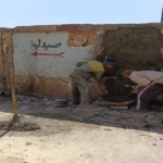 غلق معبر غير شرعي للمشاة في الأقصر