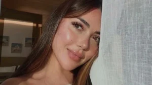 سارة سلامة تخطف الأنظار بإطلالة كاجوال جديدة