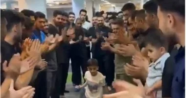 مشهد إنساني لطفل إماراتي بعد رحلة علاج ناجحة بمصر