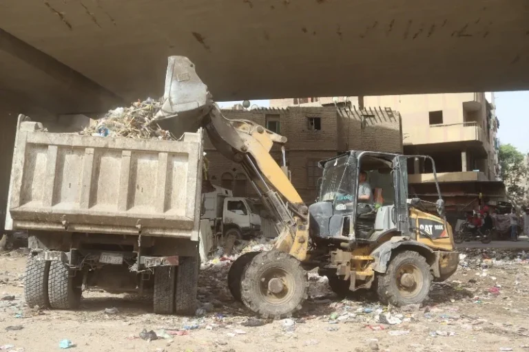 رفع 894 طن من المخلفات في شوارع شرق الإسكندرية