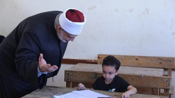 الأزهر يطبق اللغة الفرنسية في المعاهد الابتدائية