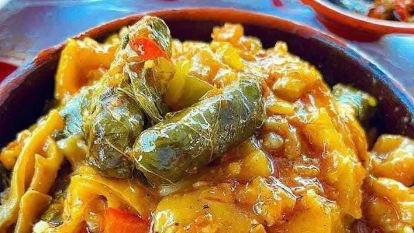 طريقة تحضير طاجن ورق العنب بالكوارع