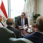 وزير الصحة يبحث فرص الاستثمار في الرعاية الصحية