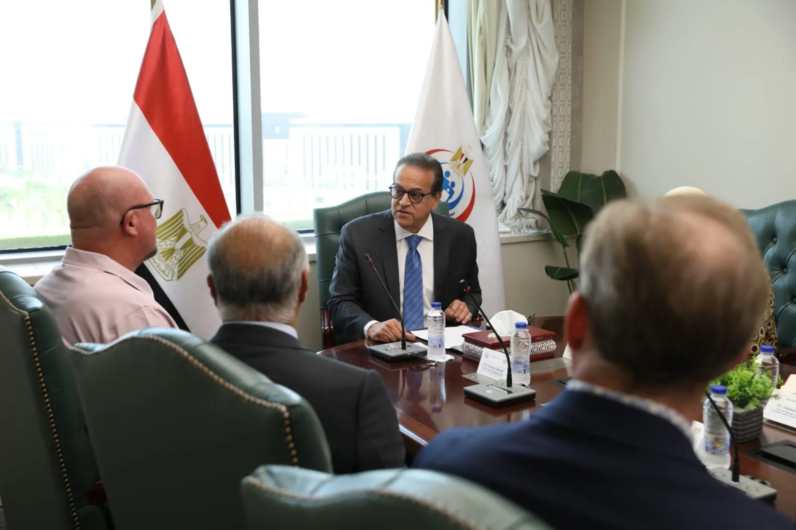 وزير الصحة يبحث فرص الاستثمار في الرعاية الصحية