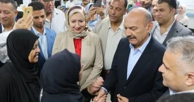 زيارة محافظ السويس لمستشفى الجامعة لتعزيز الخدمات الصحية