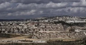 بريطانيا تفرض عقوبات ضد داعمي الاستيطان والعنف في الضفة الغربية