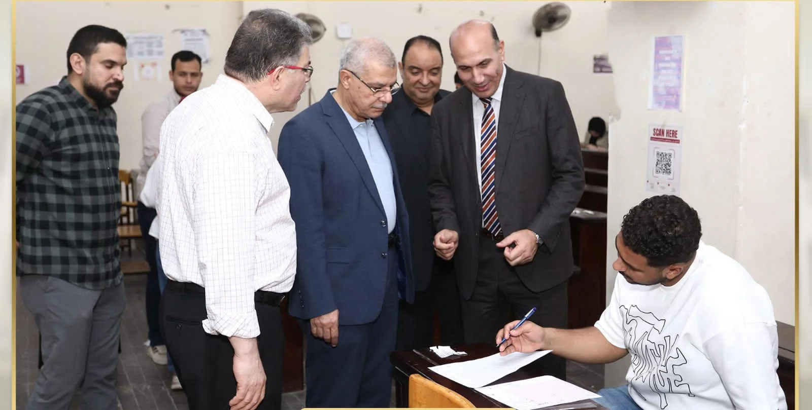 رئيس جامعة الزقازيق يتفقد امتحانات الحاسبات والمعلومات