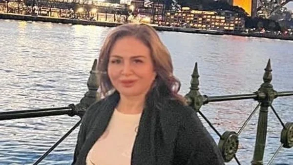 إلهام شاهين تتألق بإطلالة جذابة في أستراليا